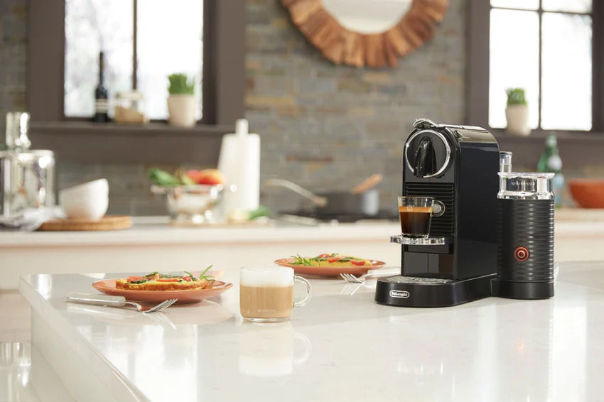 De'Longhi - Nespresso Citiz Espresso Machine by De'Longhi with milk frother - Limousine Black