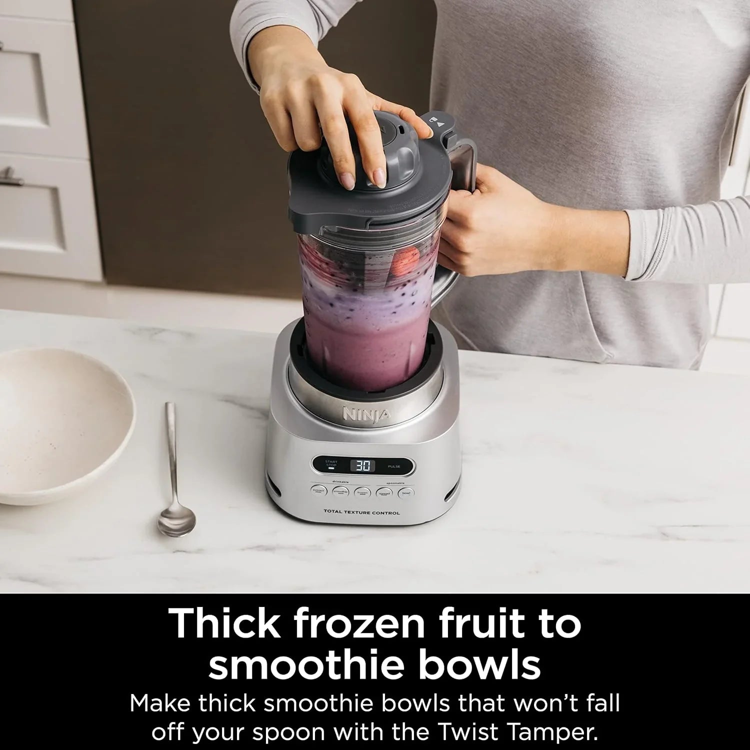 Ninja SS151 Twisti Blender Duo, High Speed 1600 WP Smoothie Nutrition Extractor