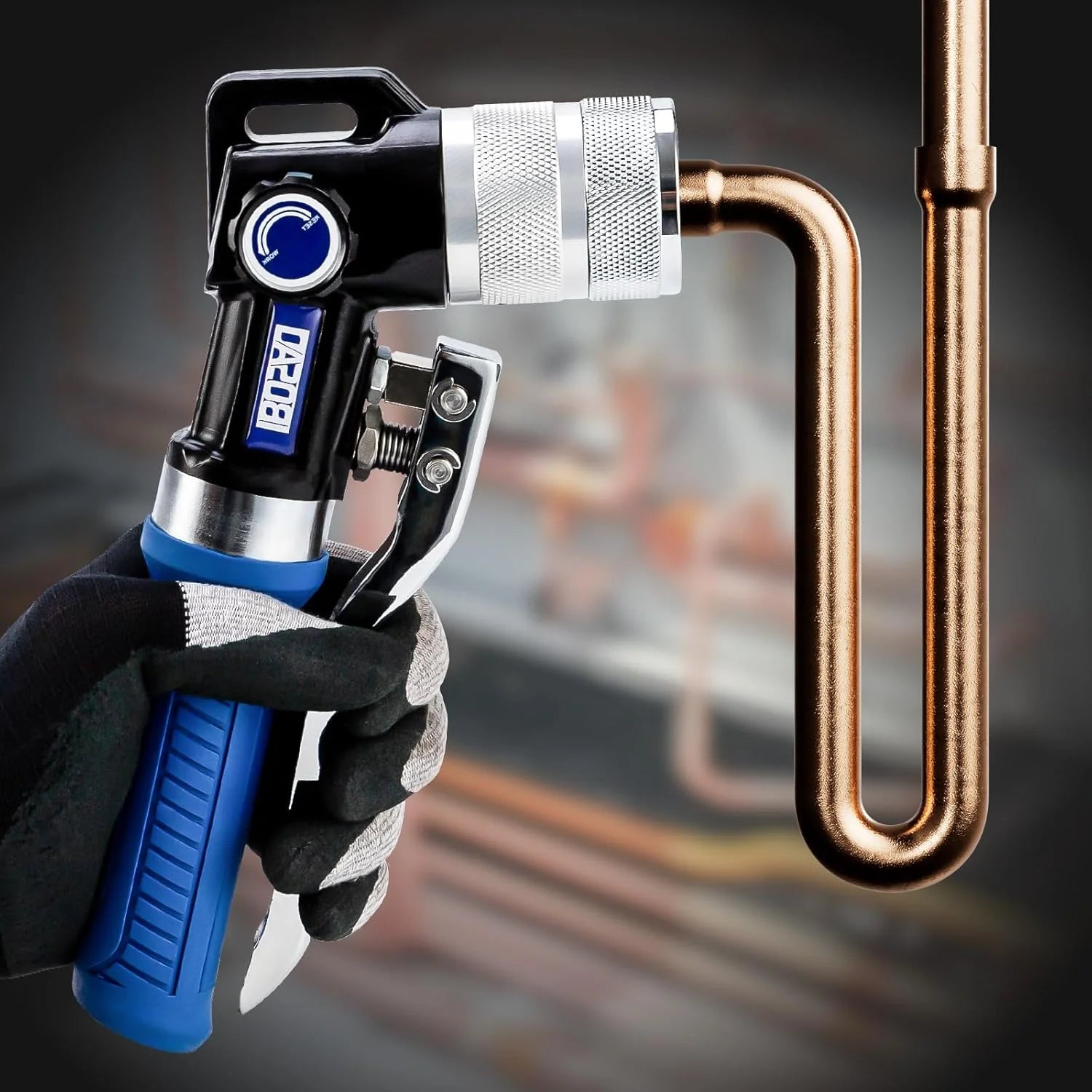 Hydraulic tube expanding tool kit, used to expand 3/8-inch copper tubes to 1-1/8 inches.