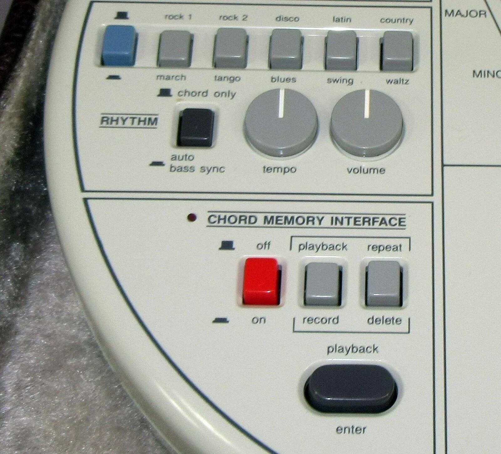 Suzuki Omnichord OM-84 System Two w/ Hard Case Power Supply Manual TESTED! WORKS