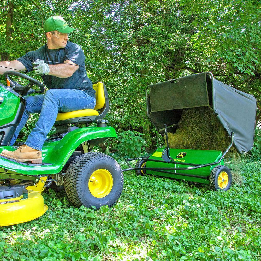 John Deere 42测 Tow-Behind Lawn Sweeper, 24 cu. ft. Capacity, Adjustable Brushes